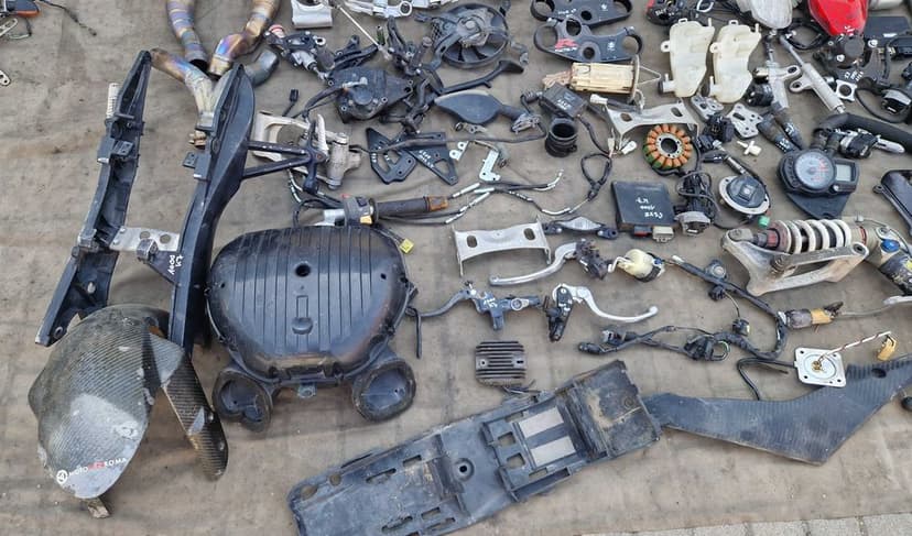 Suzuki GSXR 1000 K7 K8 licznik zacisk amor zadupek lampa wiązka klamka