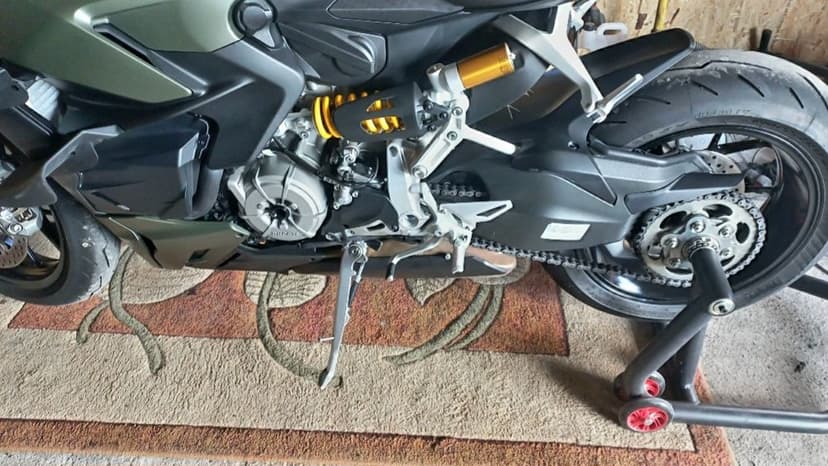 Ducati Streetfighter V2 Na gwarancji