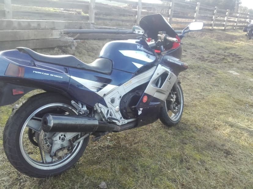 Kawasaki zx10 zx 10 tomcat silnik lagi gaźniki czasza koło bak części