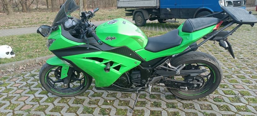 Kawasaki Ninja EX300 300 ABS LeoVince