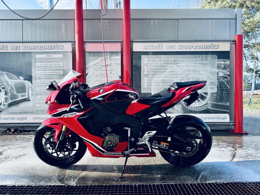 Honda Cbr 1000RR SC77 Salon PL