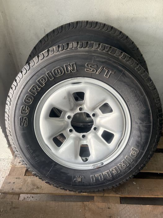 Opony z felgami toyota hilux 225/75R16