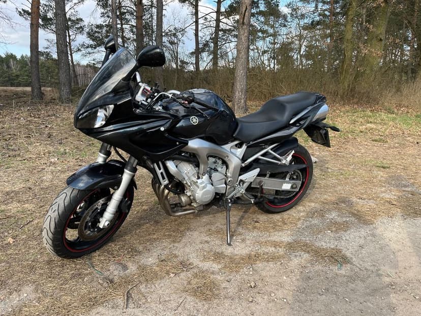 Motocykl Yamaha fz6s