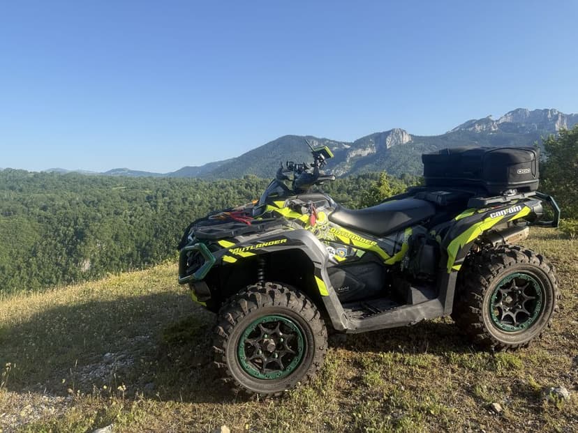 Can-Am Outlander 1000 xt-p po remoncie silnika. Super maszyna.