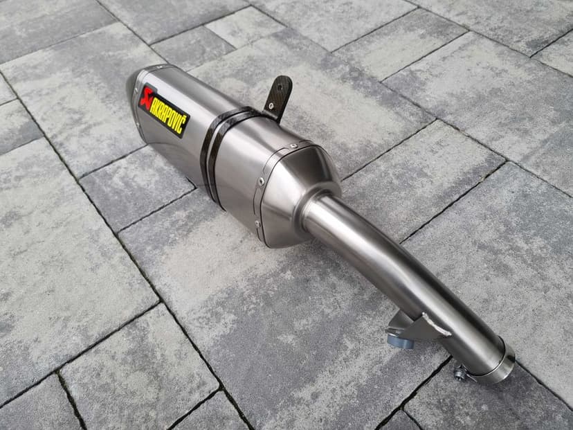 Honda VFR 800 F oraz VFR 800 X Crossrunner Tłumik Wydech Akrapovic