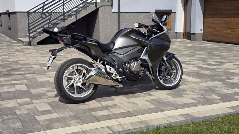 Honda VFR 1200F DCT 2015 automat BEZWYPADKOWA  film