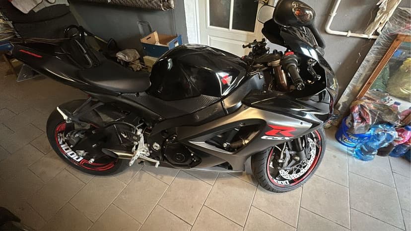 Suzuki Gsxr 1000 k7 / k8 . Przygotowany na sezon