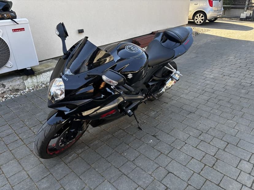 Suzuki GSX-R 1000 K8 / Zamiana /