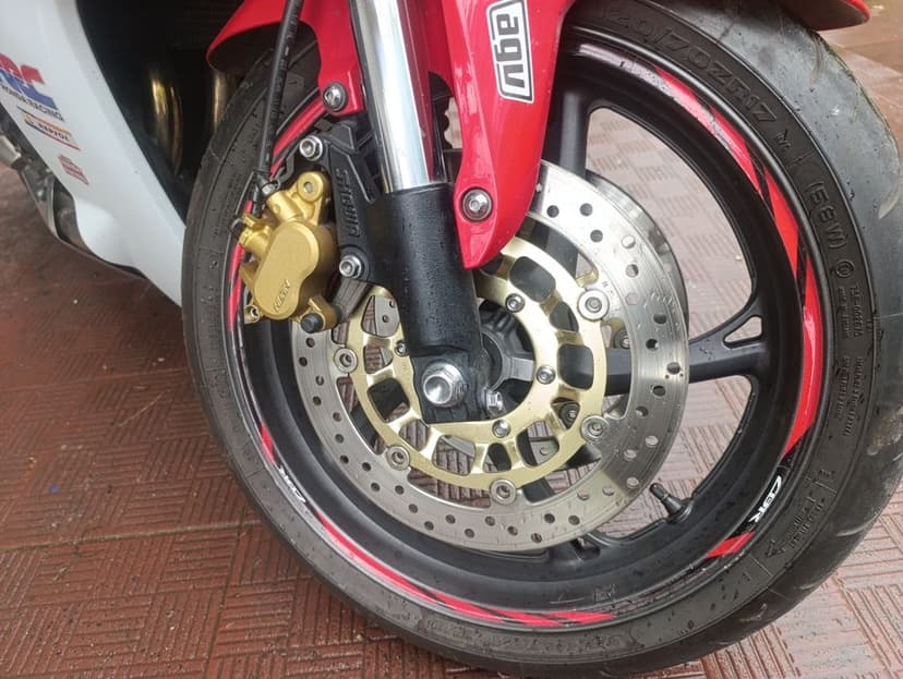 Honda CBR 600 f 2011