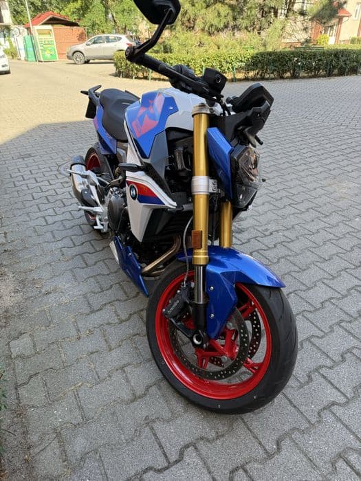 BMW F900 R 2025 rok jak nowy 1160 km salon Polska przebieg FV 23%