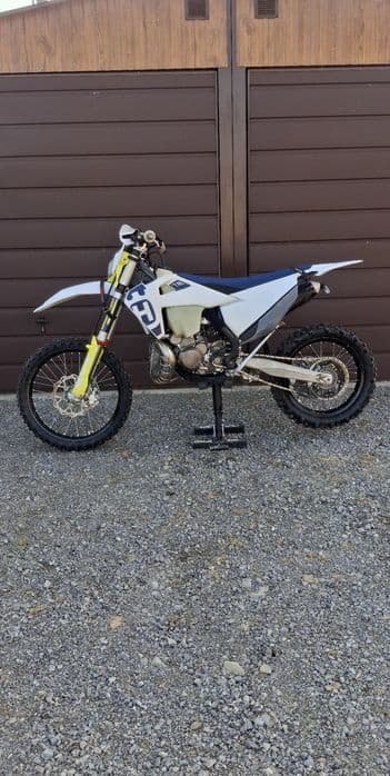 Husqvarna te250i.           ( sx ktm yz beta exc )