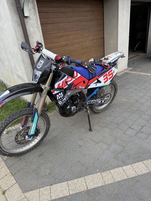 Husqvarna 250 silnikiem loncin