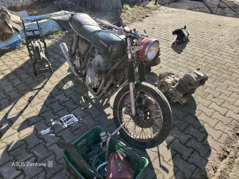Honda cb750 k four + silniki cb550 ramy