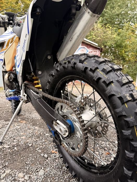Husqvarna te 250  enduro ktm beta exc sx fe