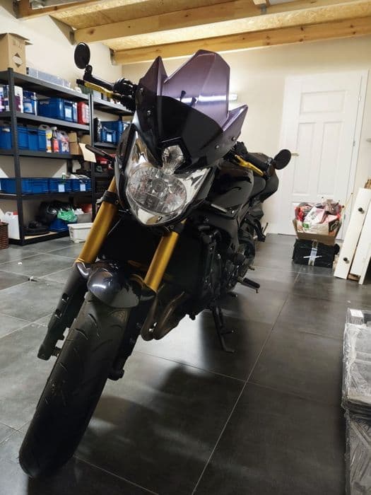 Yamaha FZ8 naked 800 fazer