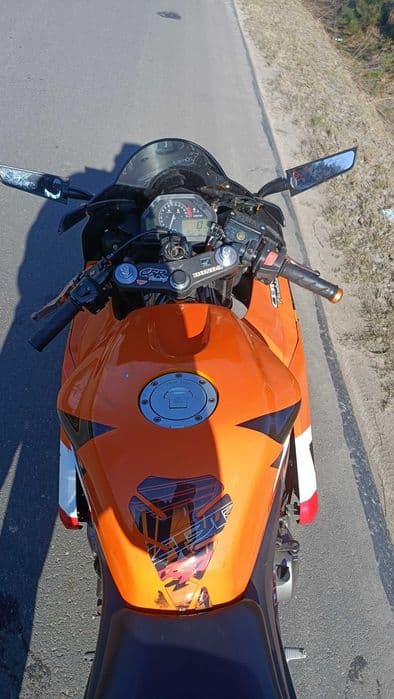 Rezerwacja.Sprzedam hondę CBR 600 pc37 z kat a2.