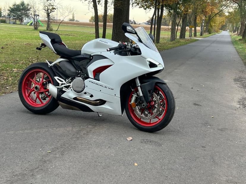 Ducati Panigale v2