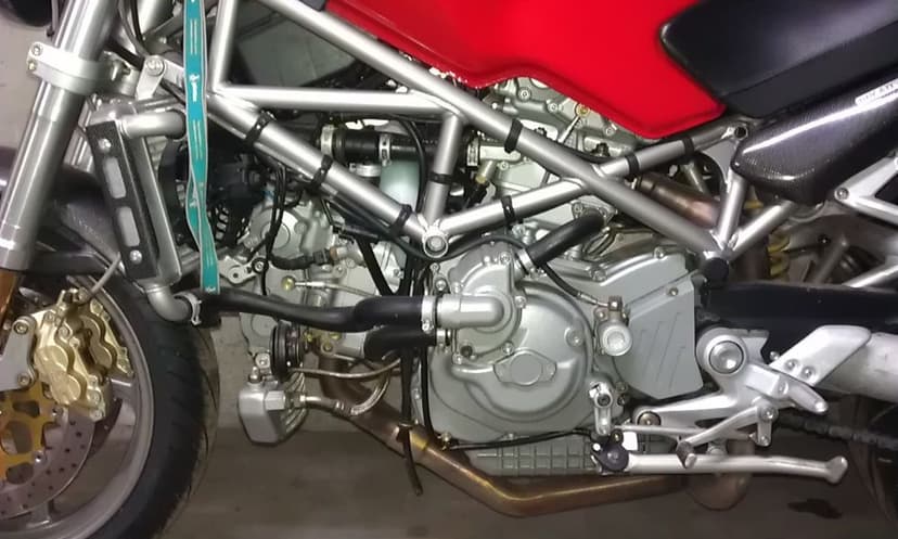 Ducati Monster S4R 996