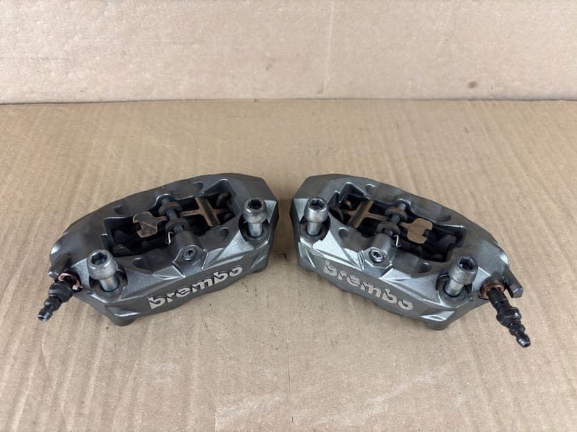 Ducati Monster 821 Zaciski Hamulcowe Brembo Klocki Hamulcowe MONOBLOCK