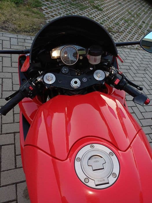 Yamaha R1 RN12 2005r