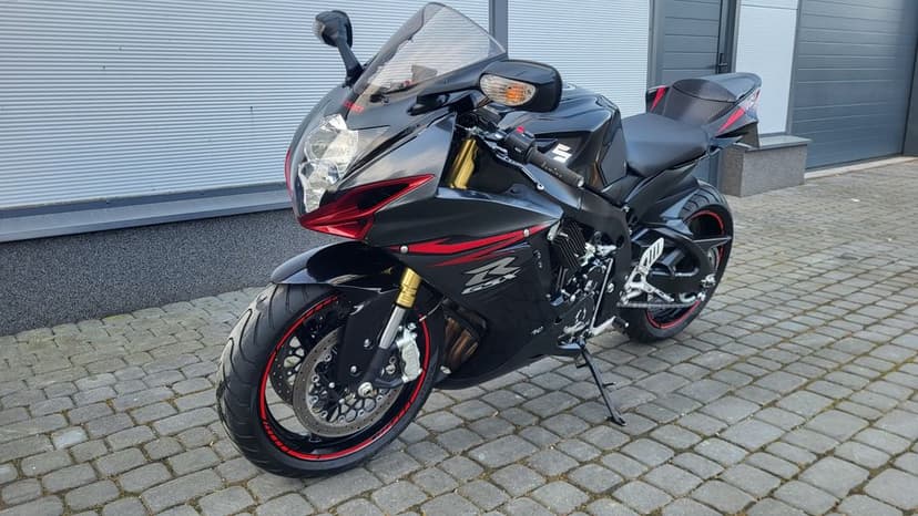 Suzuki GSX-R gsxr 750 po slizgu L1