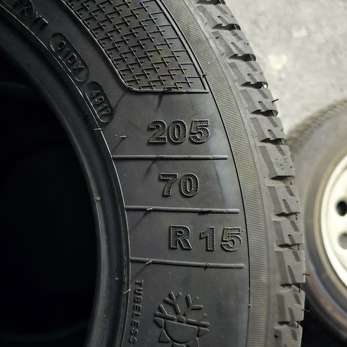 Opony 205/70 R15 suzuki samurai vitara całoroczne + zapas