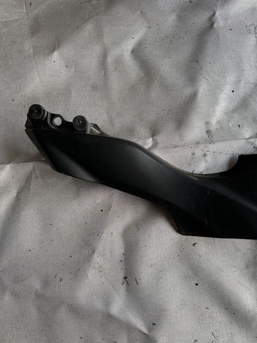 Prawe wypełnienie zbiornika Kawasaki Ninja 125