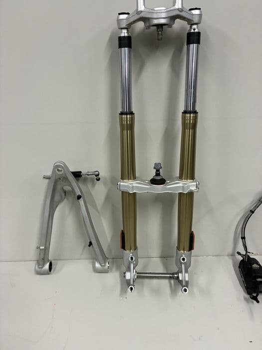 Zawieszenie Lagi półka błotnik wahacz komplet BMW R1250 GS. 22R