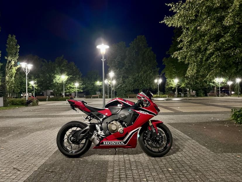 Honda Cbr 1000RR SC77 Salon PL