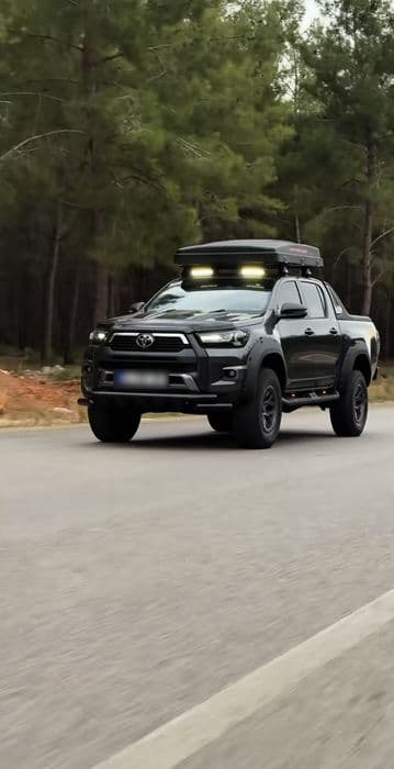 Toyota Hilux nadkola poszerzenia nadkoli błotników 2021-