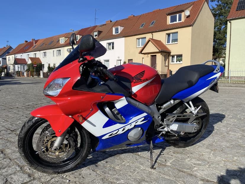 Honda CBR F4I 600, 2001r