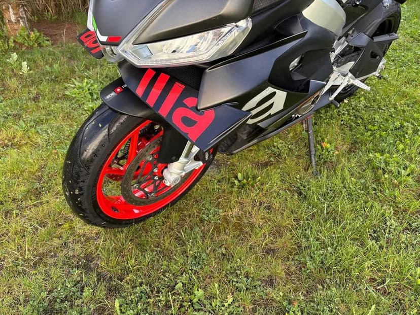 Aprilia RS 660 Skrzydełka Skrzydła Lotka Spojler Lotki Owiewka Przód