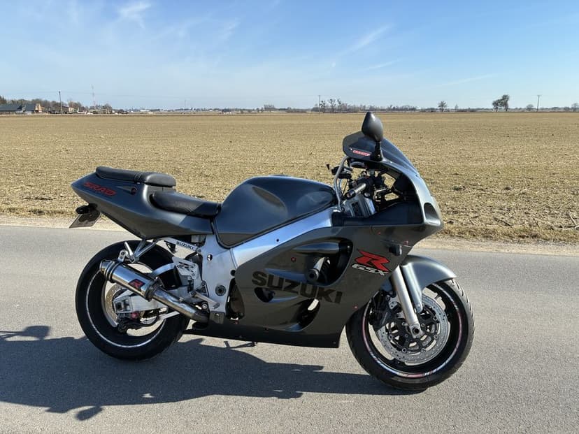 Suzuki gsxr 600 srad 2000r
