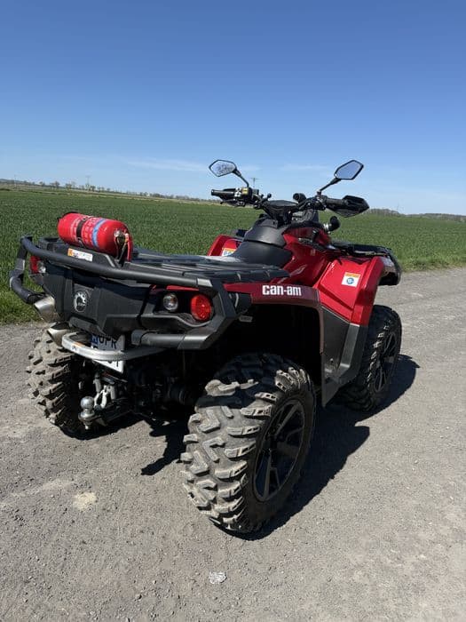 quad can-am outlander
