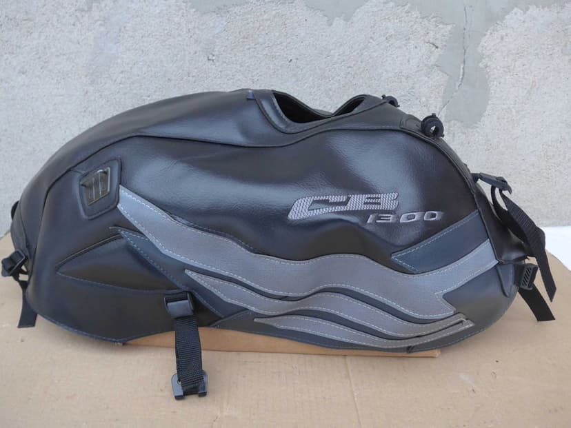 Honda CB 1300 BAGSTER pokrowiec na zbiornik  czarno-szary