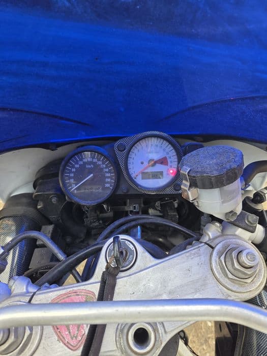 Suzuki gsxr 750 srad wtrysk