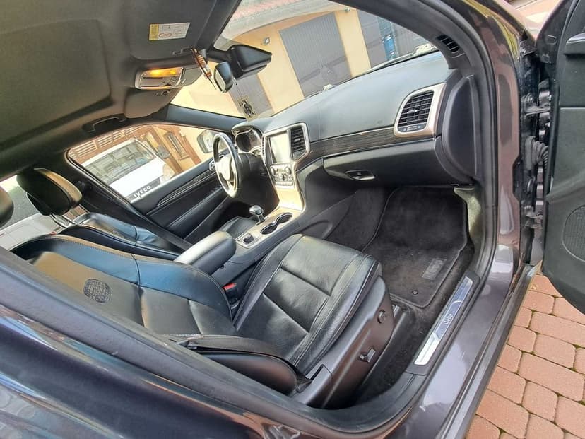 Sprzedam jeep grand cherokee