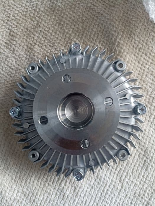 Sprzęło wentylatora chłodnicy Nissan Patrol K160 3.3D nowe, wiskoza