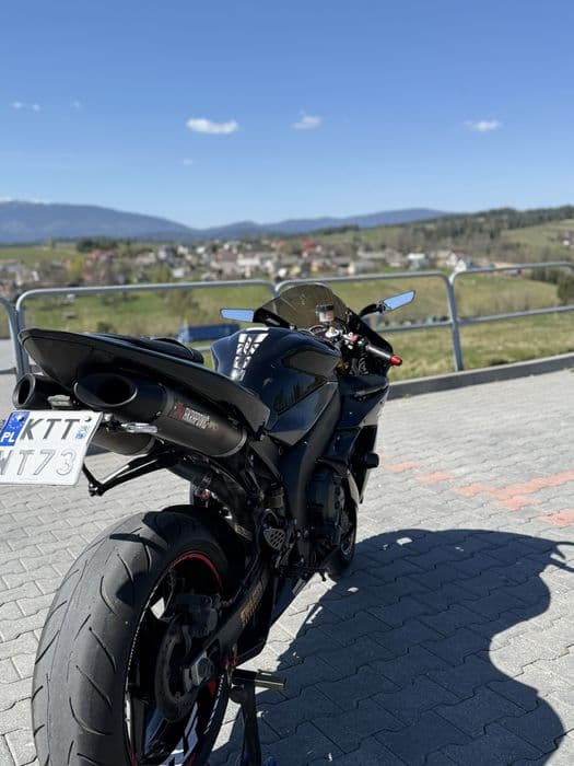 Yamaha r1 akrapovic