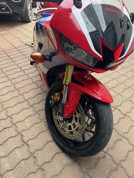 Honda CBR 600RR Red California PC40 2024