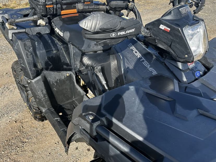 Polaris Sportsman 570 EPS  pakiet BLACK  uszkodzony