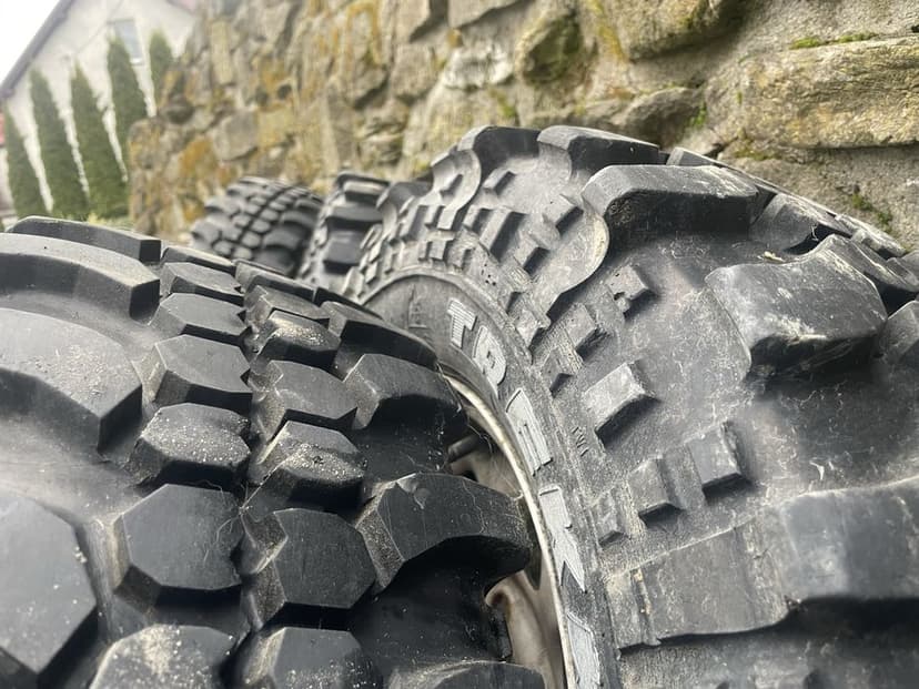 Felgi z oponami 5x139,7 samurai vitara jimny
