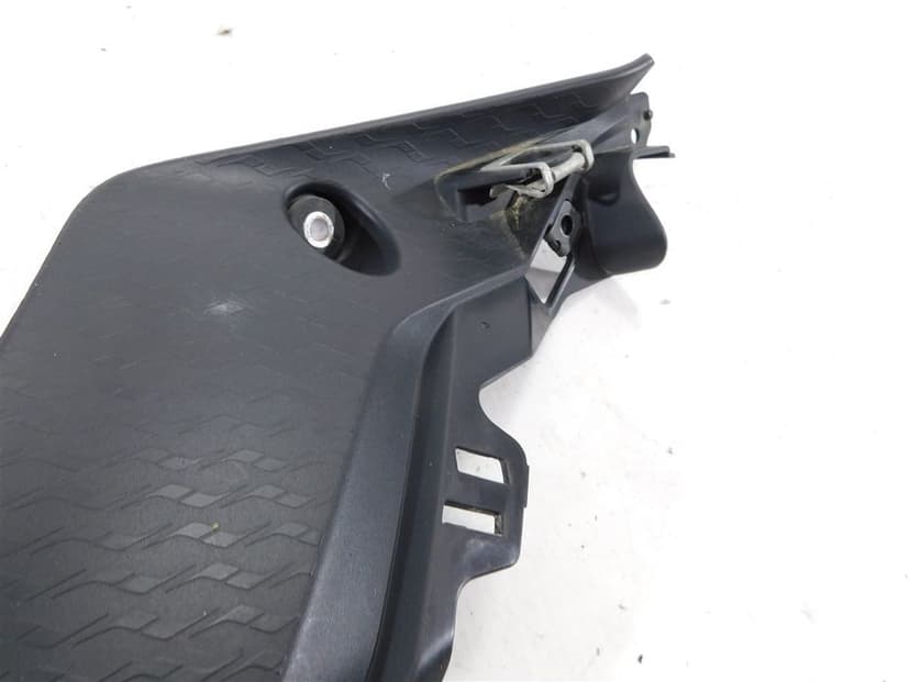 PLASTIK WYPEŁNIENIE OWIEWKA YAMAHA YZF-R1M RN32 15-20 U-11 2CR-28361