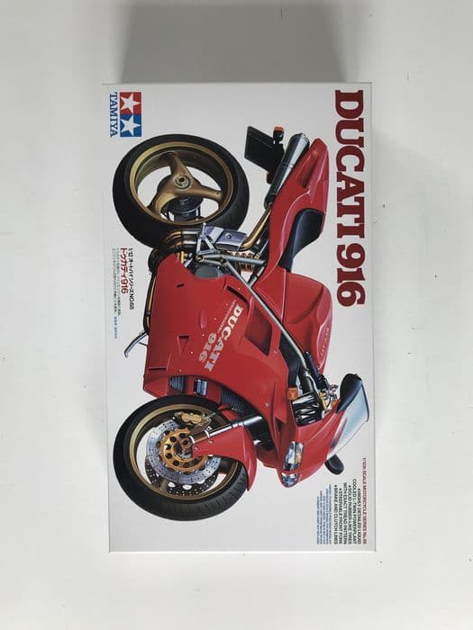 Motocykl Ducati 916 model motor Tamiya 14068