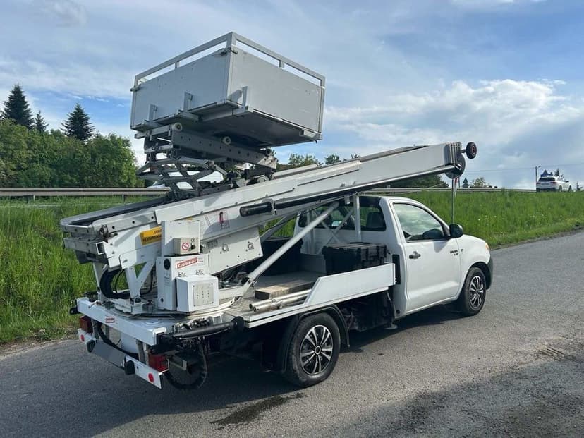 Toyota Hilux 2.5 D-4D 120KM 2009r zwyżka / podnośnik koszowy / winda