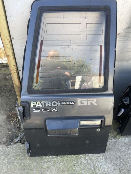 Drzwi nissan patrol y60 tyl klapa