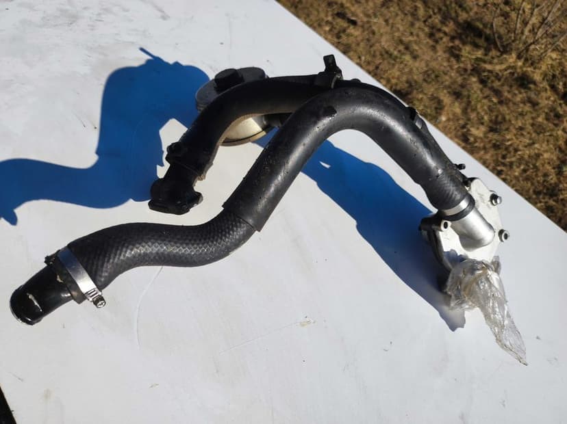 Yamaha FZ6 (2004–2009) chłodniczka oleju + przewody + obudowa filtra