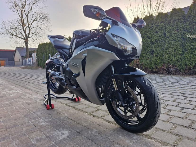 Honda CBR1000RR SC59 Evotech Yoshimura