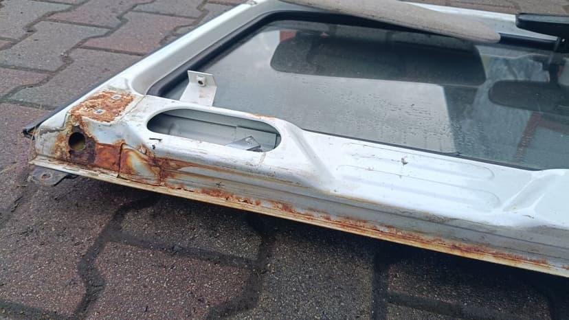 Suzuki Samurai Samuraj przednia ramka z szybą i mechanizmem wycieracze