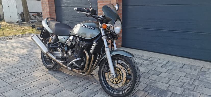 Suzuki gsx 750 AE inazuma